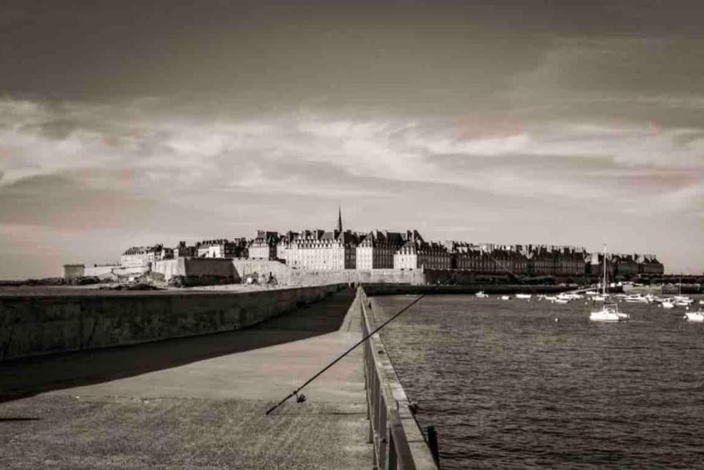 Appartement Vacances En Copropriete Avec Parking Saint-Malo Exterior foto